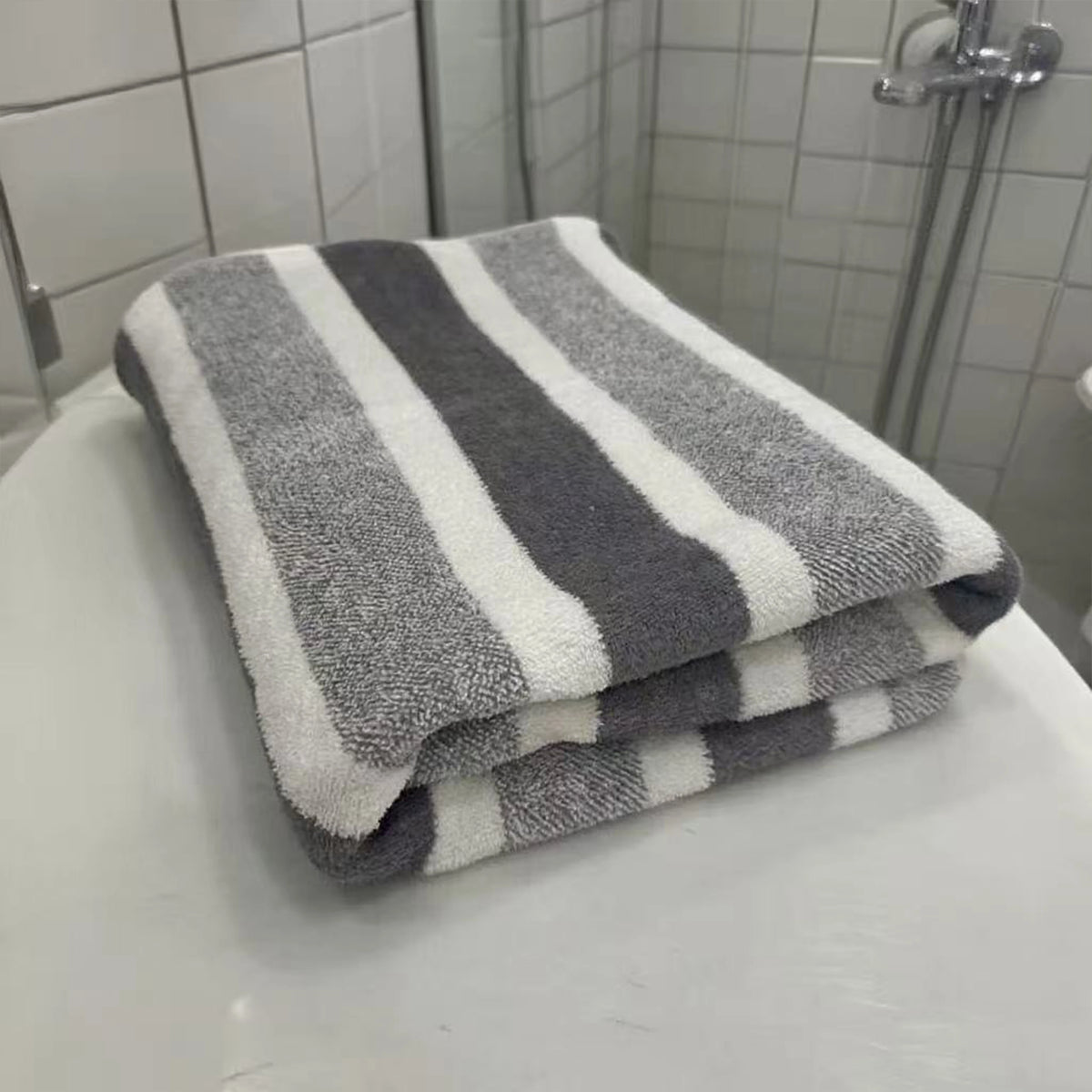Kylpypyyhe 70×130 cm – Nopea Kuivaus, Ei Nukkaannu | Sauna, Suihku & Ranta | 2 Väriä